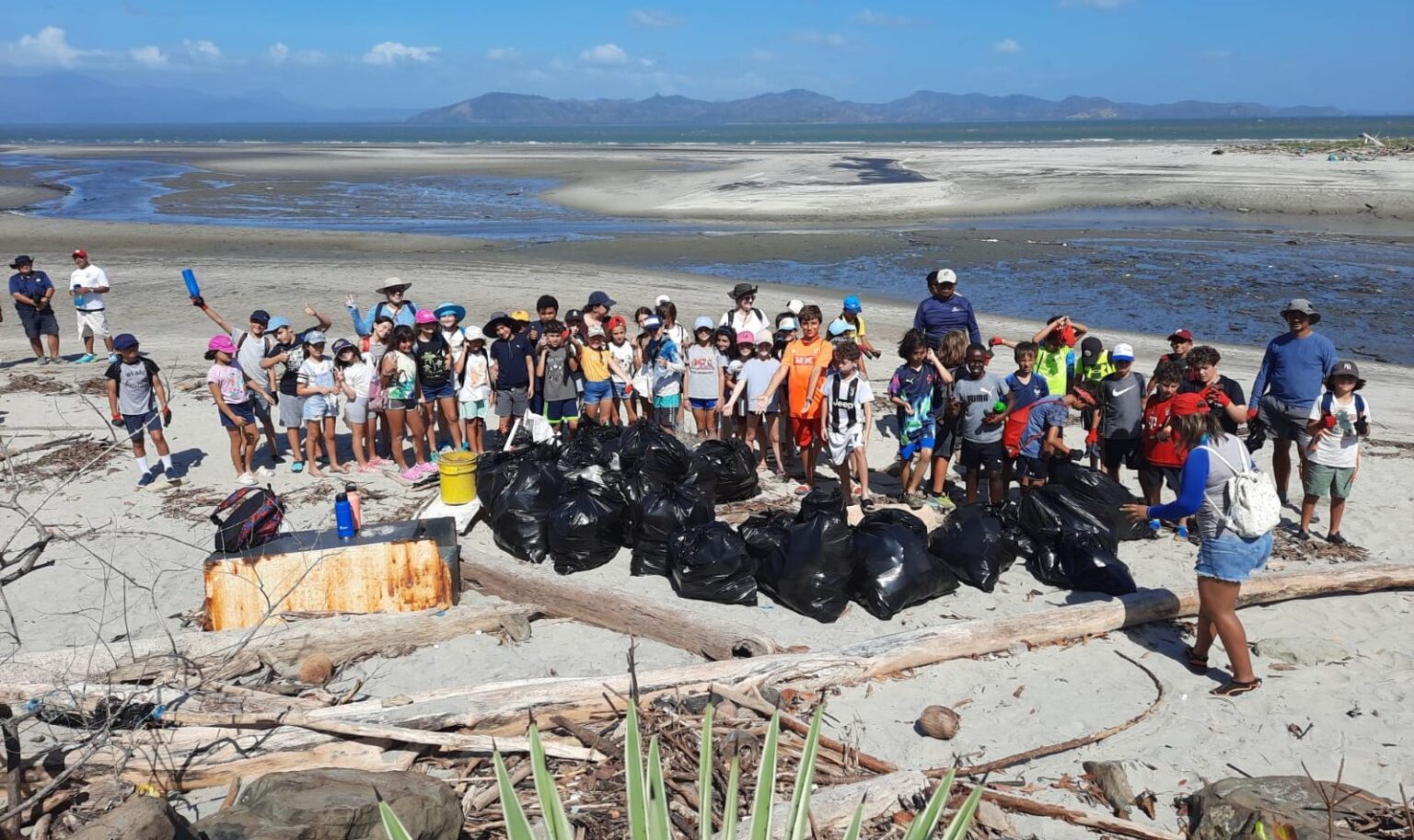 Bolsas Con Desechos S Lidos Fueron Recolectadas En Limpieza De Playa