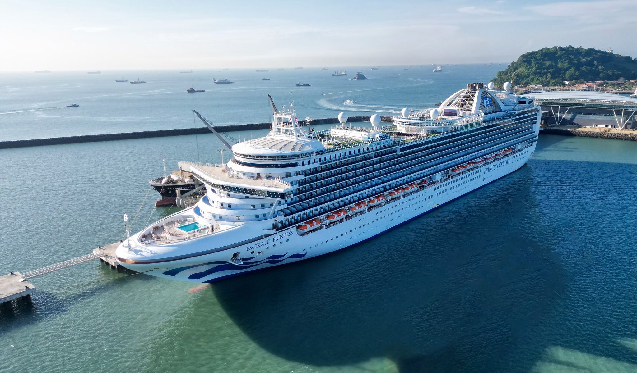 Terminal de Cruceros de Panamá recibe al Emerald Princess tras inicio