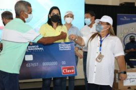  Gobierno Nacional entregó a residentes de Veraguas tarjetas clave social de 120 a los 65