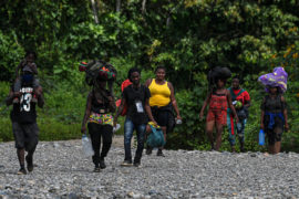  Cancilleres de Panamá y Colombia se reúnen en Darién para evaluar soluciones al paso seguro de los migrantes irregulares