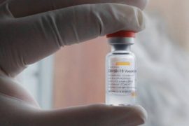  Chile comienza a aplicar la vacuna china Coronavac a menores desde los 6 años