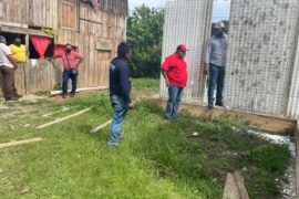  Inspeccionan construcción de 4 viviendas para afectados de sucesos de 2010 en Bocas del Toro