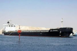  El Canal de Suez revive la pesadilla de un barco encallado