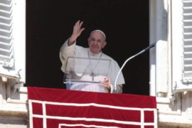  El papa pide que se instaure “un salario universal para cada persona” y la reducción de la jornada laboral