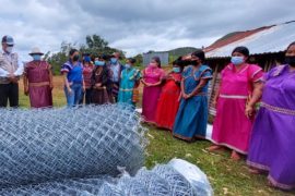  Más de 100 mujeres rurales de la comarca Ngäbe Buglé reciben insumos para la producción avícola y agrícola