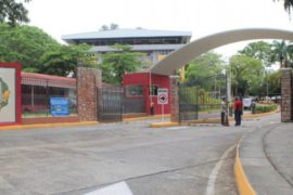  Autoridades afinan detalles para la apertura de universidades