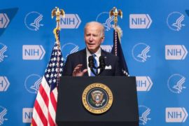  Biden diseña un plan contra Ómicron para preservar la economía