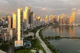  Fitch Ratings mejora perspectiva del país de negativa a Estable y reafirma el grado de inversión de Panamá en BBB-