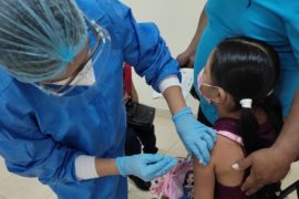  Autoridades de Salud recomiendan completar esquema vacunación a estudiantes