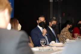  Ministro Martínez realiza positivo encuentro con empresas multinacionales