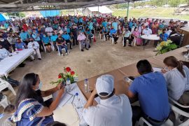  Padres de familia de la escuela Quebrada Cayuco, suspenden acciones de protestas tras reunión con la ministra de Educación 