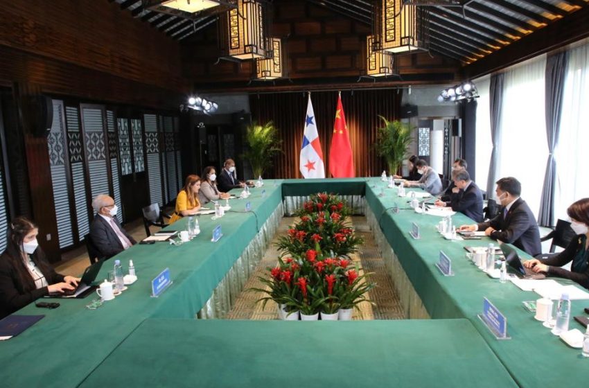  Resultados concretos se obtienen de la reunión de trabajo en china de la canciller Mouynes