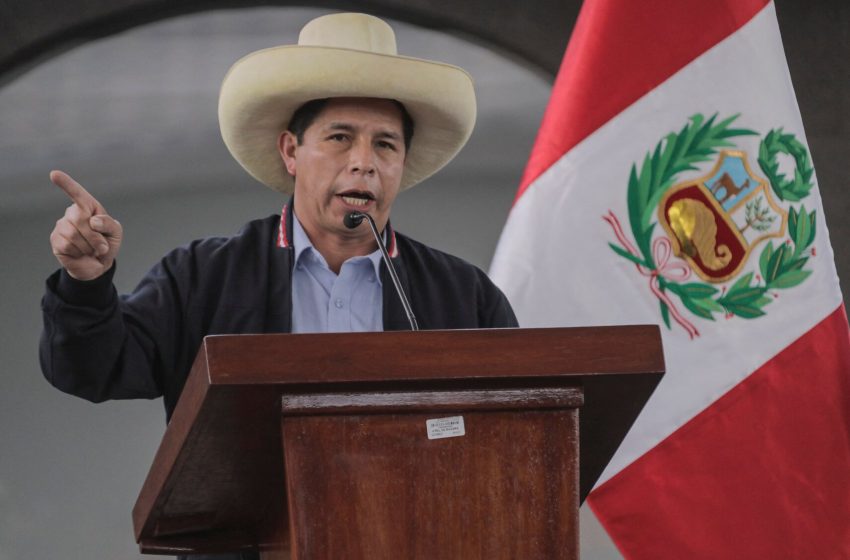  Perú: El presidente Pedro Castillo decreta toque de queda y estado de emergencia