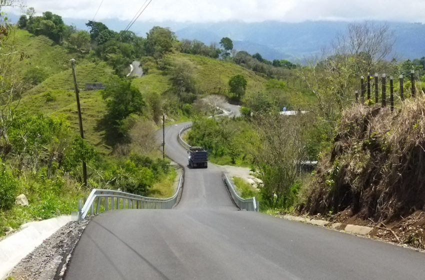  Un 90% de avance registra la vía que conecta a Caisán con Volcán