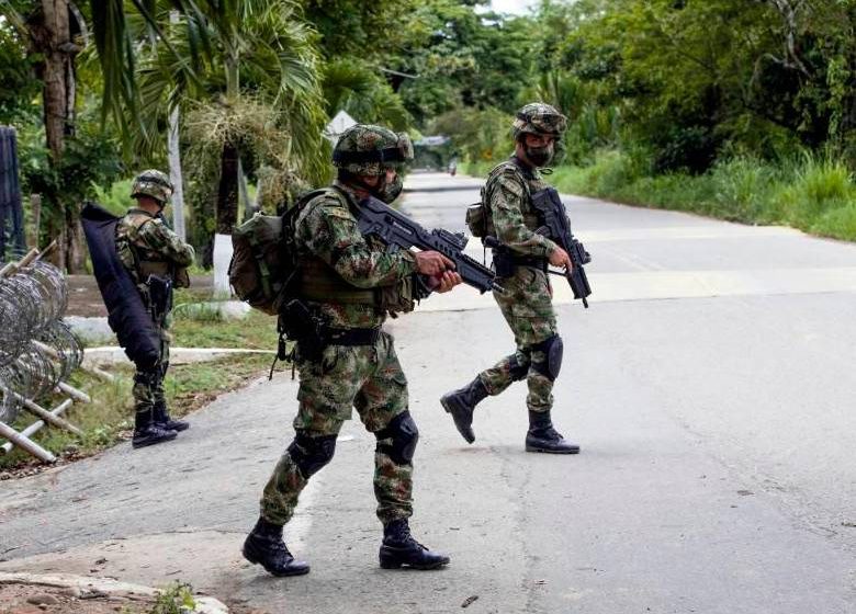  Emisarios de narcos extranjeros aterrizan en frontera con Venezuela para mediar en la guerra