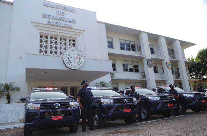  Cuatro zonas policiales y una zona turística reciben autos nuevos para patrullaje comunitario