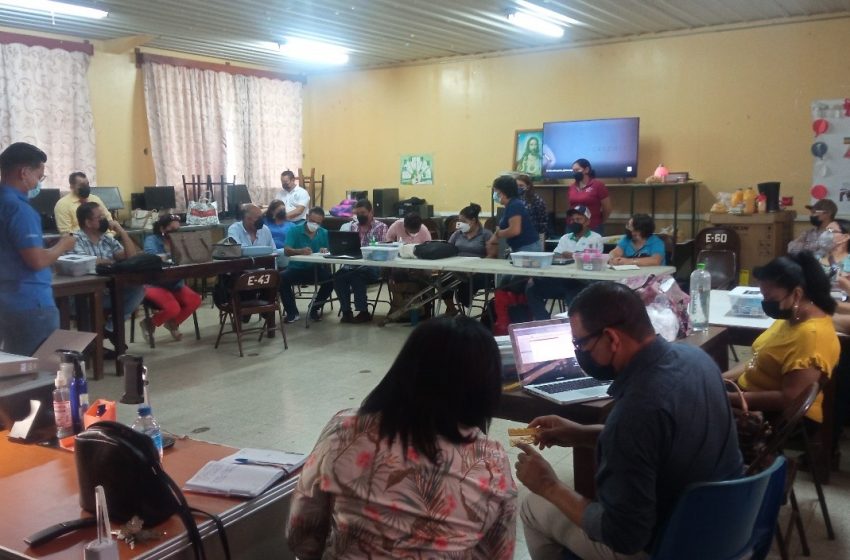  Capacitan a docentes chiricanos en ‘Recursos para Robótica Educativa: Kit de Arduino’ 