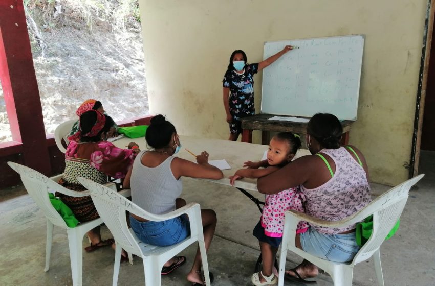  Programa de alfabetización en Colón continúa abriendo ambientes de aprendizaje