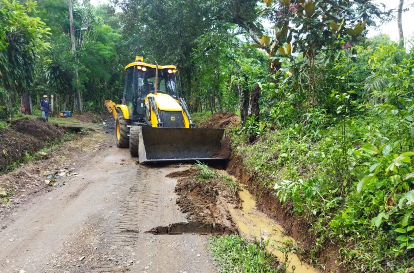  MOP y junta comunal de Potrerillos Abajo trabajan en mejoras de camino de producción