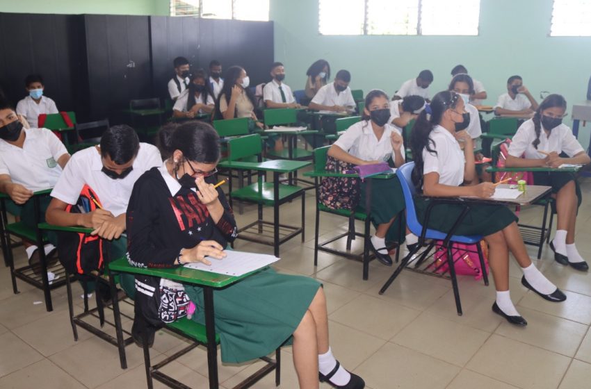  Trabajos de remodelación y construcción de aulas en la escuela Francisco De Miranda avanzan a buen ritmo