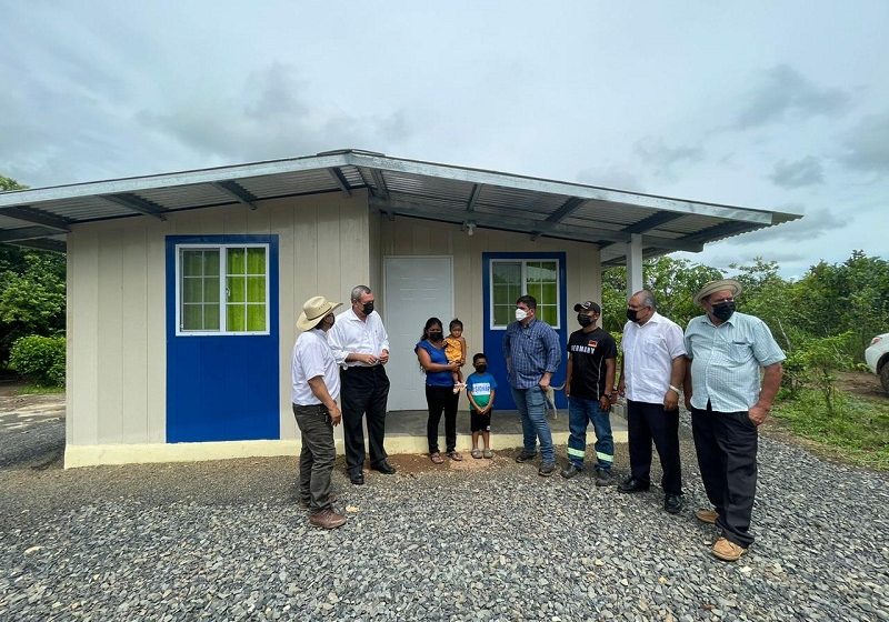  Gobierno Nacional cumple con familia damnificada por incendio en Palo Verde de Cañazas