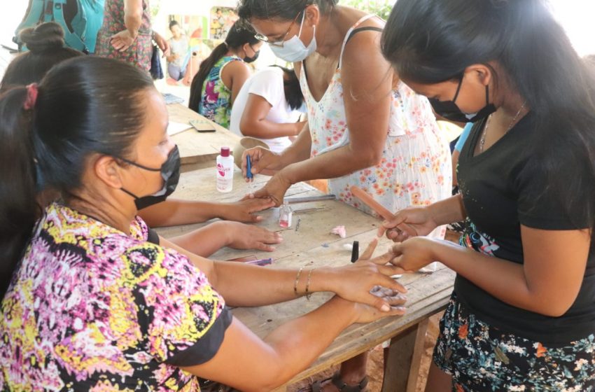  Mujeres del Programa Redes de Familia del MIDES se capacitan en oficios de belleza para lograr inserción laboral