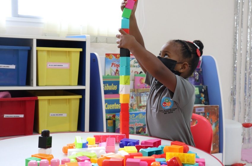  Adelayne Ponce, la niña de 3 años que juega, se divierte y aprende cosas nuevas en el CAIPI
