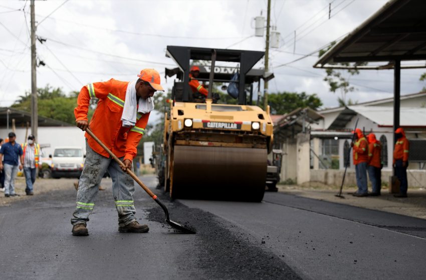  MOP y autoridades locales inspeccionan proyectos en ejecución en la provincia de Bocas del Toro 
