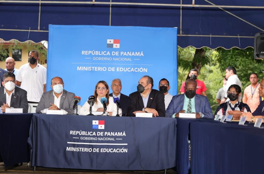  Escuelas del sector oficial reinician sus clases este martes 