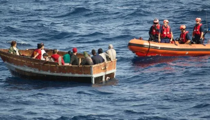  Récord de cubanos que llegan en barcazas improvisadas a EE.UU.