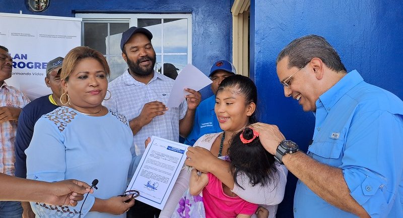  Dos familias con niños con parálisis cerebral reciben Plan Progreso en Changuinola