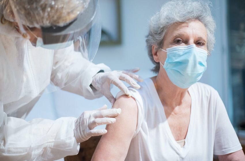  ¿Cuáles son las vacunas recomendables en adultos mayores?