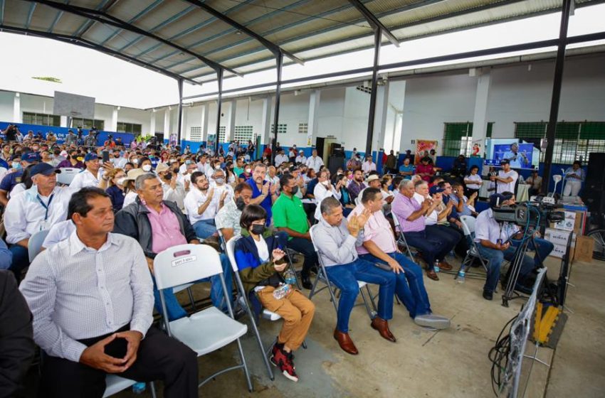  Gobierno Nacional entrega beneficios en Puerto Armuelles
