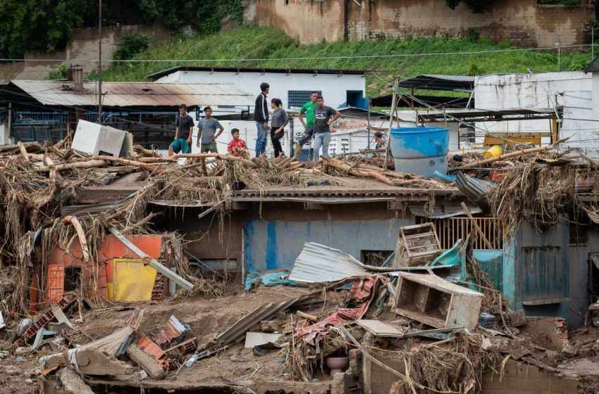  Al menos 25 muertos y 52 desaparecidos tras las fuertes lluvias en la zona central de Venezuela
