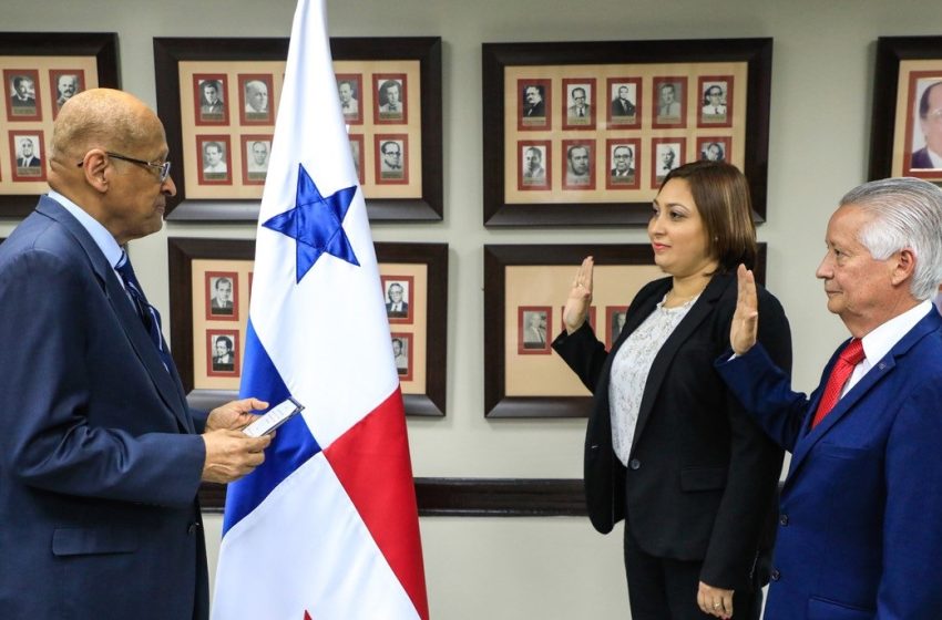  Ministro Alexander posesiona nuevos miembros de la Junta Directiva del Banco Nacional de Panamá