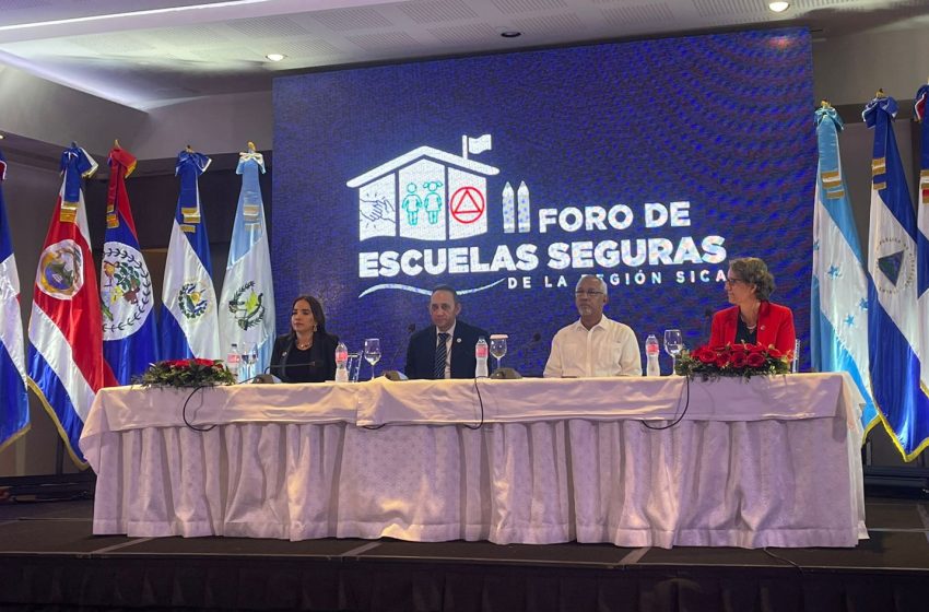  Panamá participa y expone acciones en el II Foro de Escuelas Seguras, realizado en Dominicana 