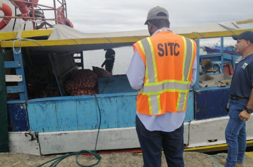  Retienen embarcación colombiana en Colón por posible contrabando de cebollas
