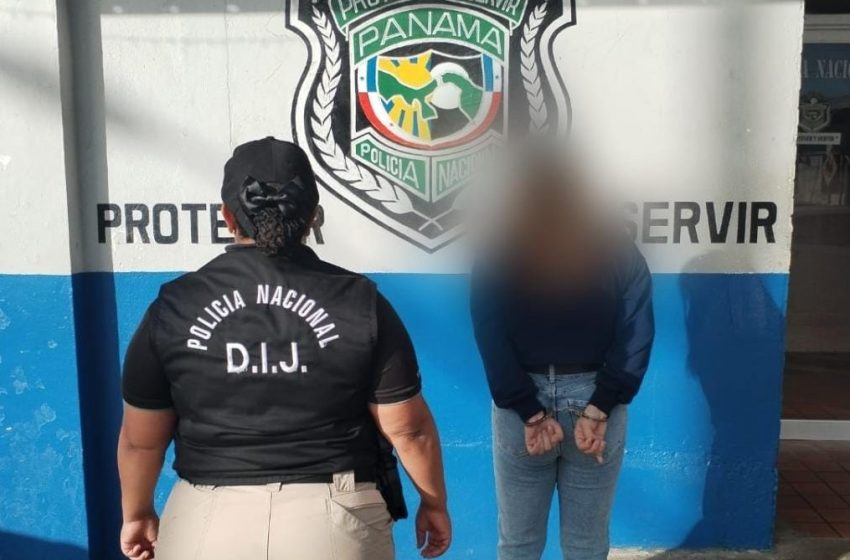  Presunta estafadora que ofertaba celular en redes sociales es aprehendida en Colón