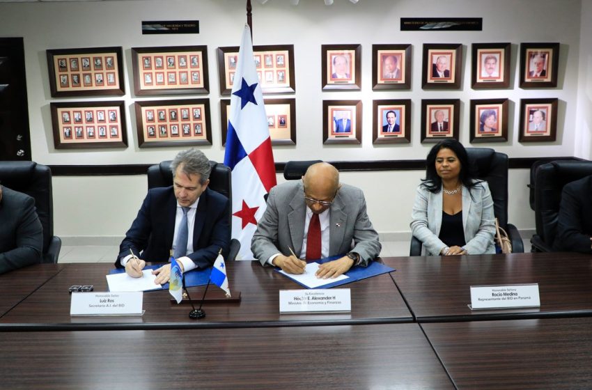  MEF firma Memorando de Entendimiento con el BID