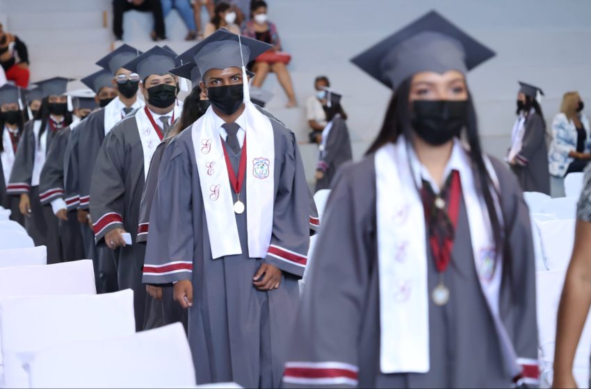  Más de 38 mil nuevos bachilleres graduarán escuelas del país