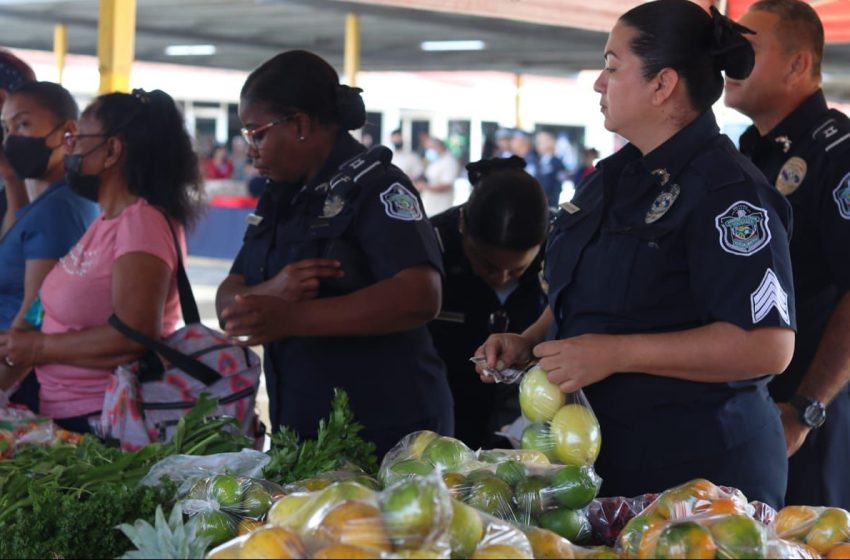  Más de 60 empresas participaron de la feria diversificada en la Policía Nacional