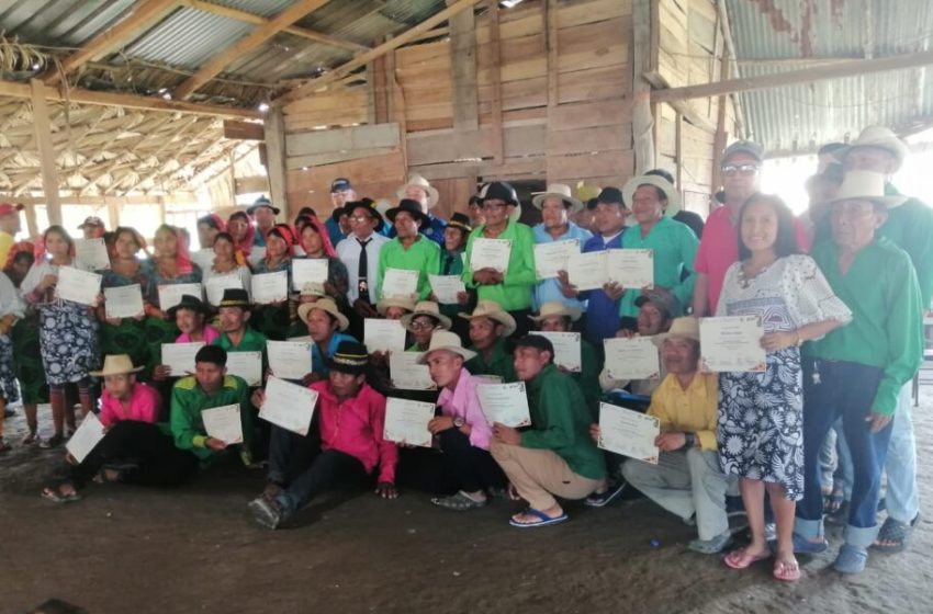  Productores indígenas cafetaleros se gradúan en Escuela de Campo
