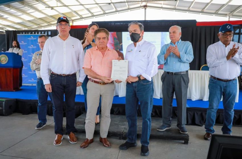  Presidente Cortizo entrega orden de proceder para construir sistema de abastecimiento de agua potable en Chilibre
