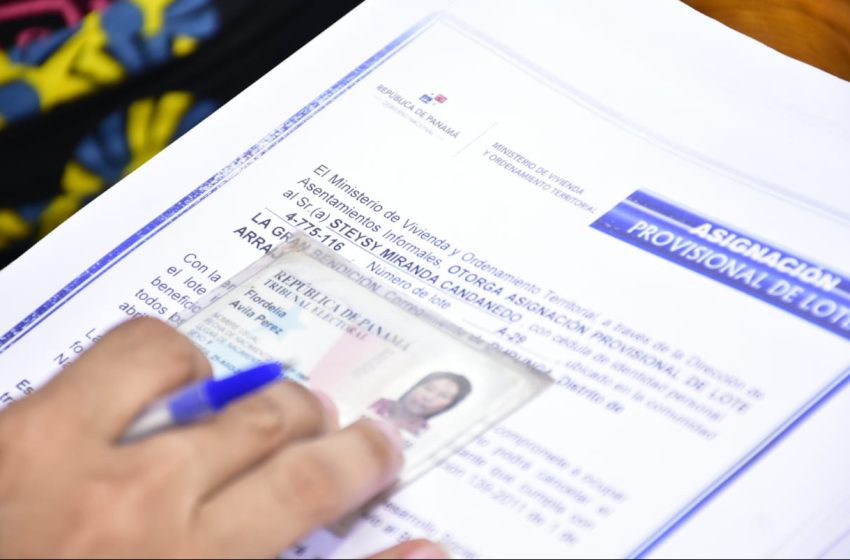  Más de 180 familias en Arraiján reciben certificados de asignaciones de lotes