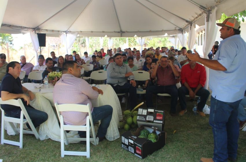  Martín Torrijos se reúne con productores y ganaderos de Azuero
