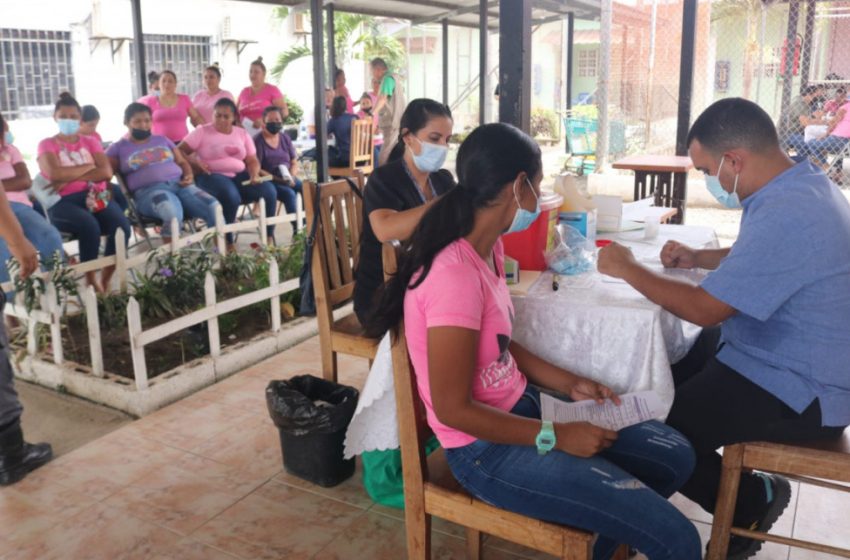  Privadas de libertad de Llano Marín beneficiadas con feria de salud