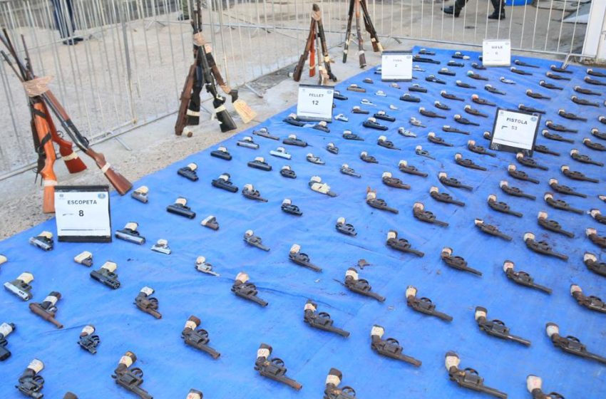  Autoridades destruyen unas 1,120 armas de fuego durante ceremonia en Ancón