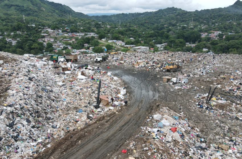  Empresarios coreanos visitan el Relleno Sanitario Cerro Patacón