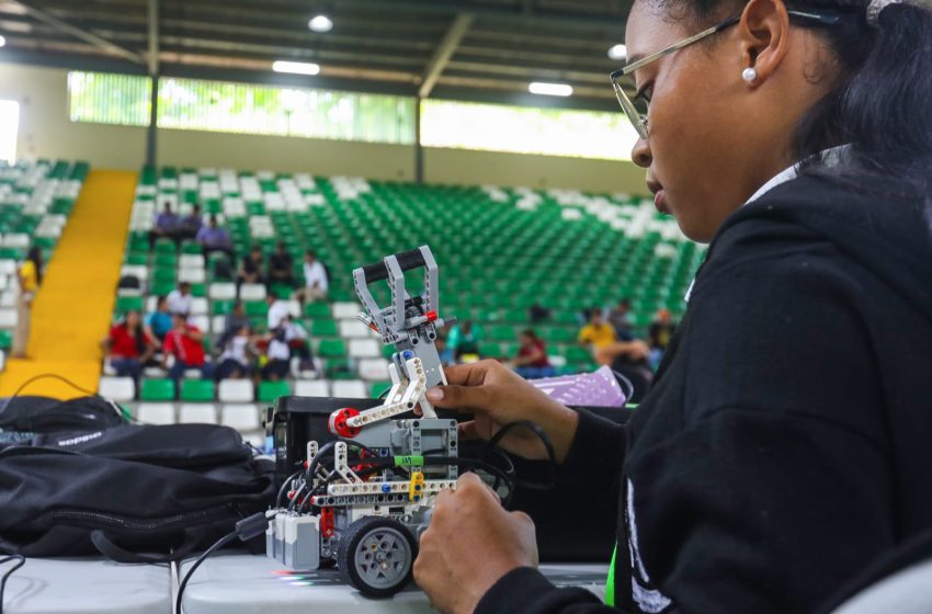 Estudiantes Bocatoreños presentan sus proyectos en la sexta Olimpiada Regional de Robótica