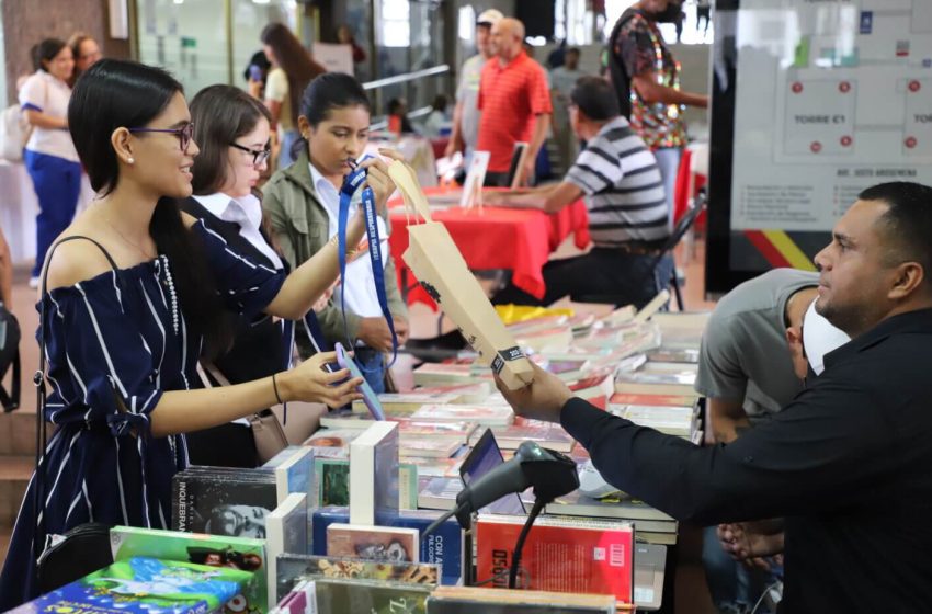 Mil 200 personas visitaron la XVII Feria del Libro, el Arte y la Cultura